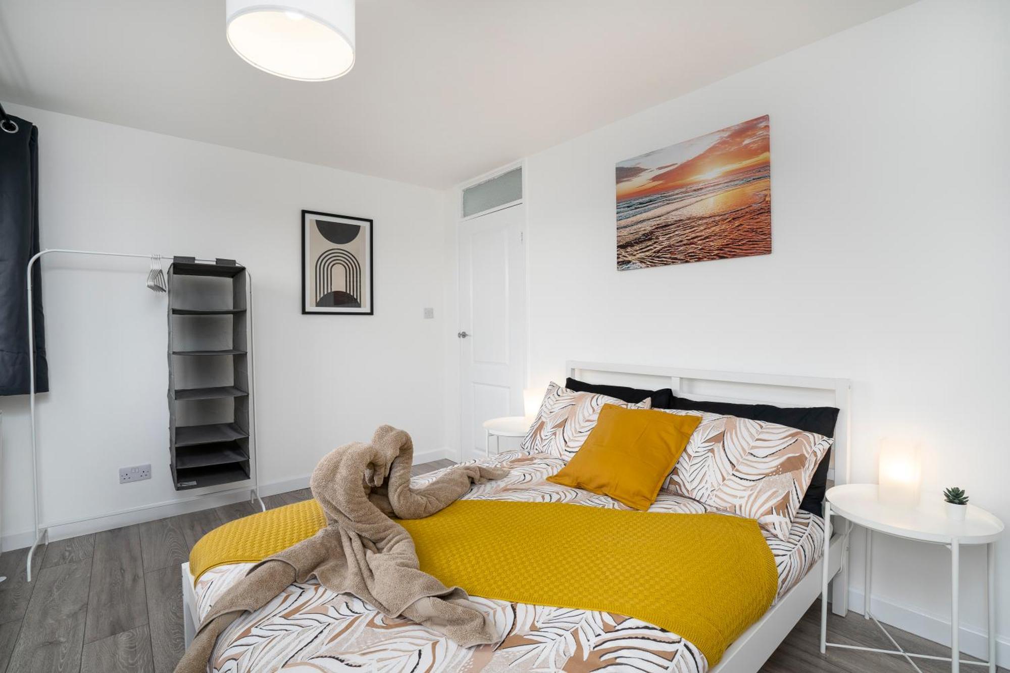 Modern 4 Bed House-Free Parking Apartman Burton Kültér fotó